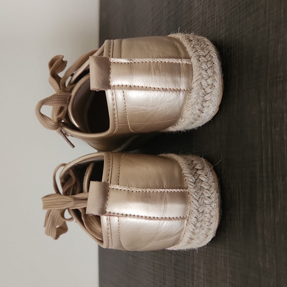 Shoes - Picture 2 of 5
